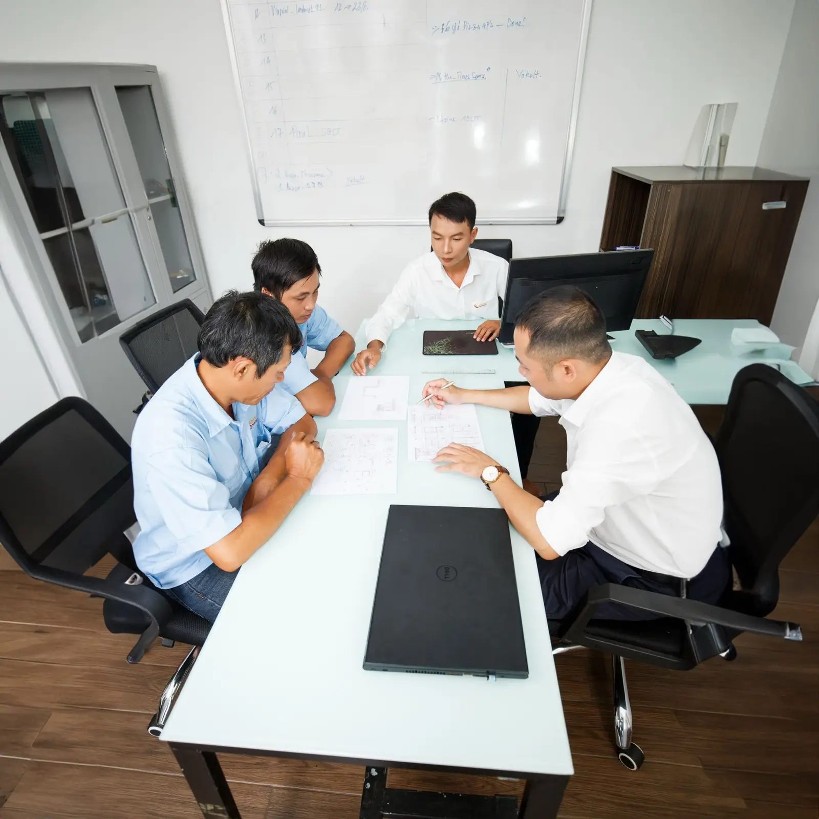 Đội ngũ SopexData làm việc